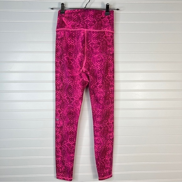 IVL Collective Athletic Yoga Leggings Got Pink Snake Print Sz 4 - Picture 10 of 10